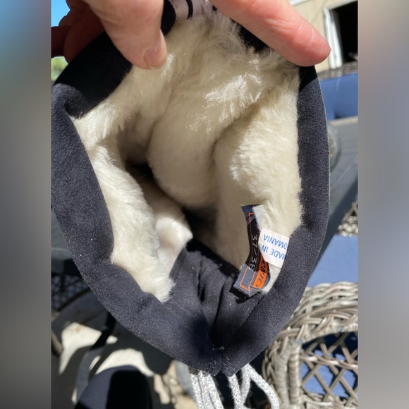 Vintage Black Suede Moon Boots - Picture 4 of 8